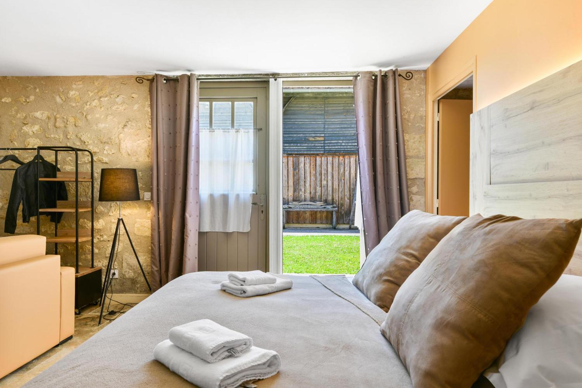 Logis L'Auberge De Larressingle Экстерьер фото