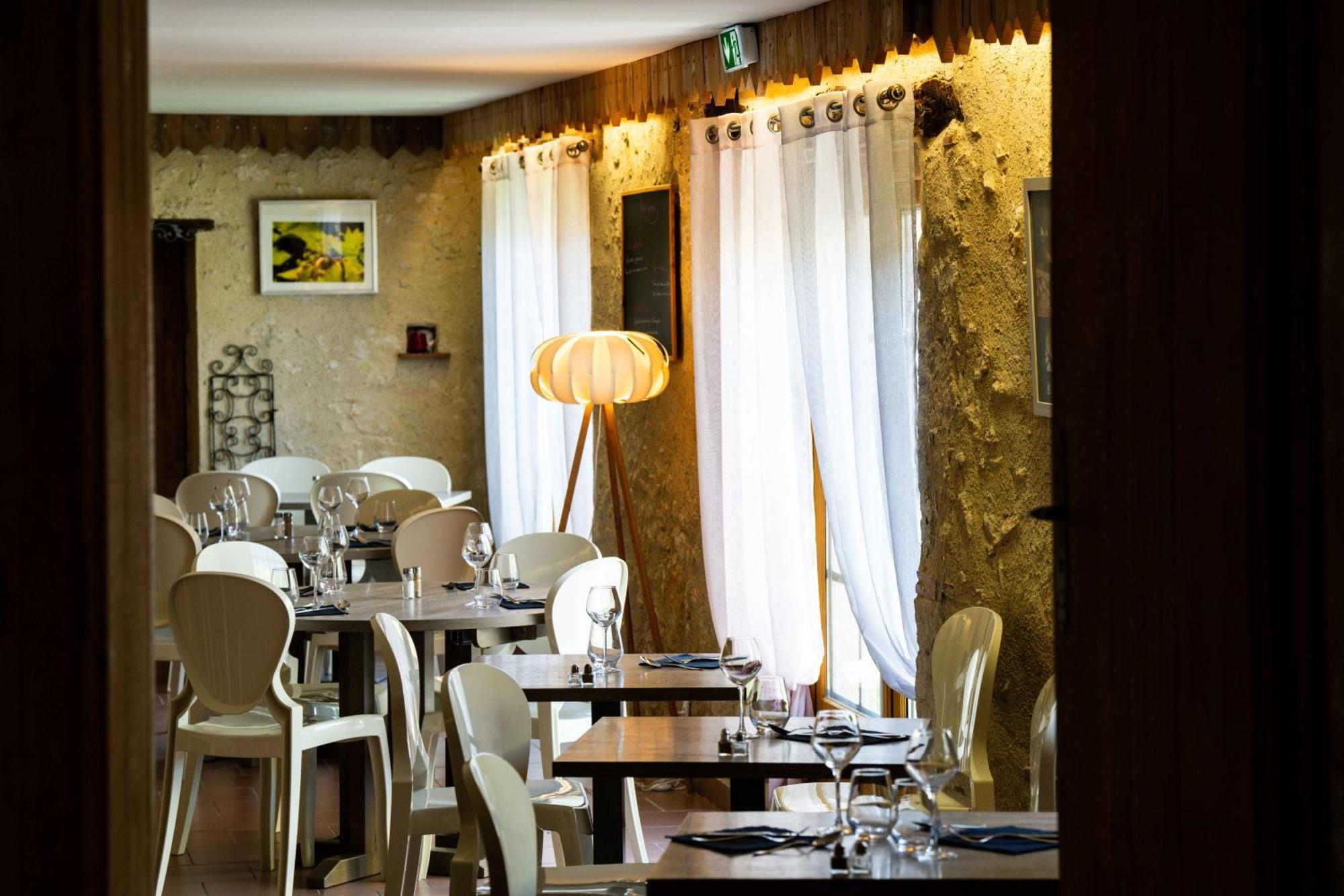 Logis L'Auberge De Larressingle Экстерьер фото